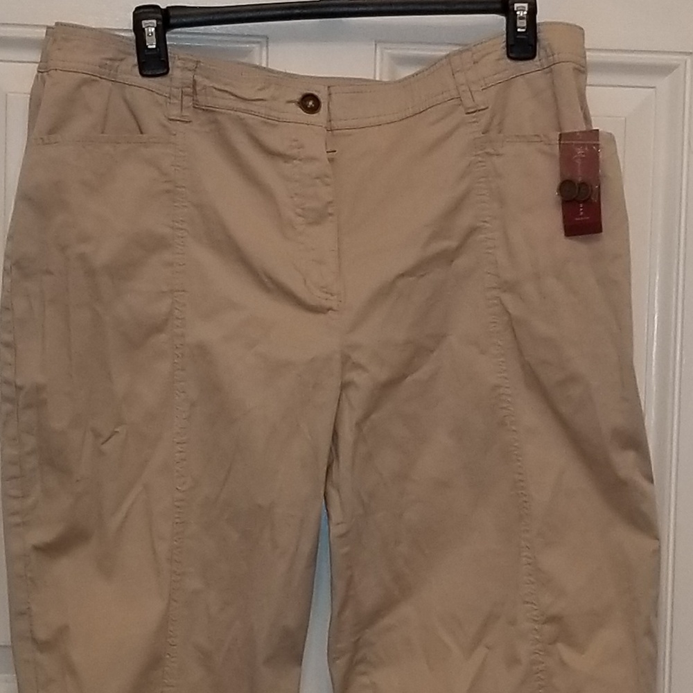 JM Collection Tan Capris